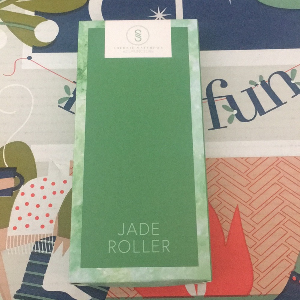 Sherrie Matthews Acupuncture Jade Stone Roller